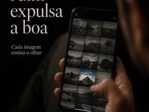 Pessoa vista por trás segurando um smartphone e rolando um feed de fotos; a maioria das imagens é escura e semelhante, enquanto uma se destaca com mais contraste, sugerindo como imagens medianas fazem o público ignorar até as melhores.