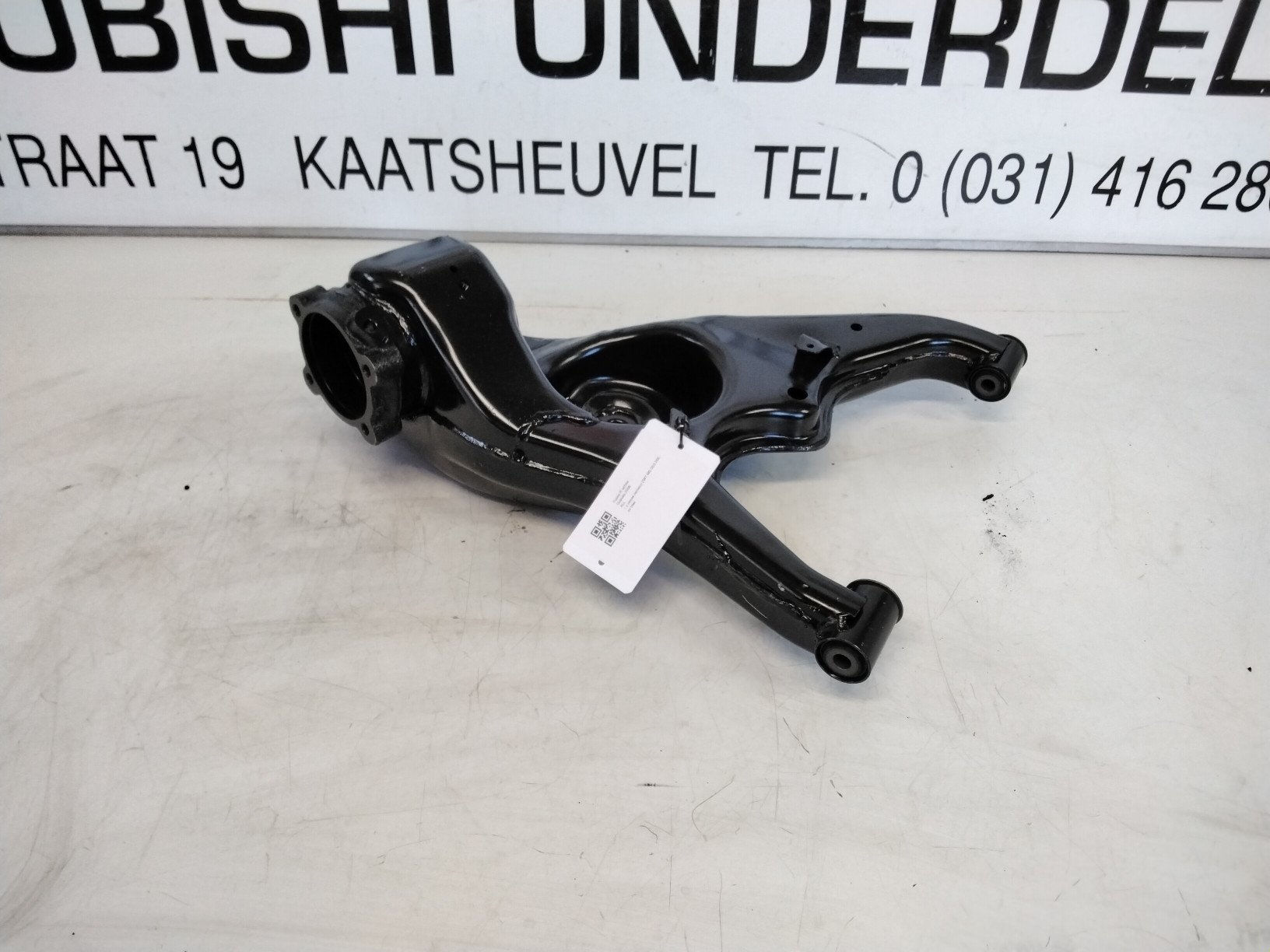 Nieuwe Fusee Rechts Achter Mitsubishi Grandis - MN103488 | Eric de Kort NL