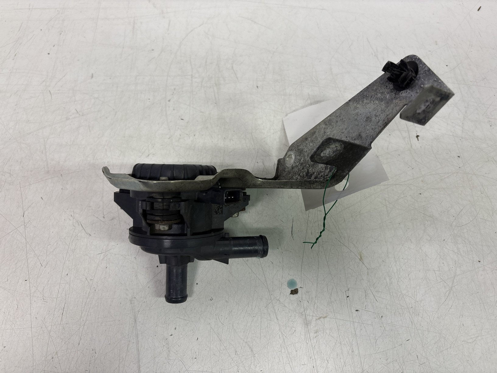 Pump HEV Inverter Cooling Mitsubishi Outlander PHEV - 9499B791 | Eric de Kort NL