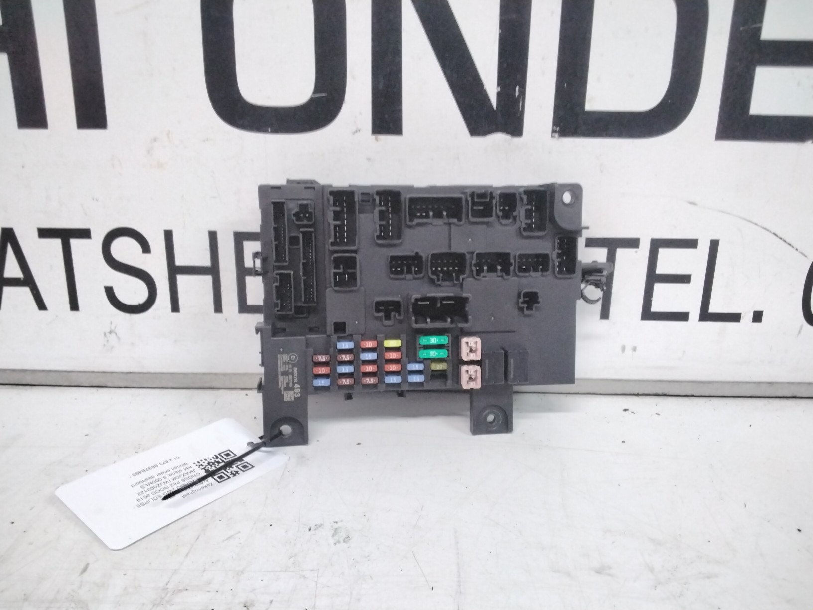 Zekeringkast Mitsubishi Eclipse Cross - 8637B493 | Eric de Kort NL