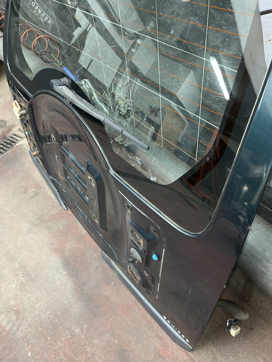 Миниатюра: Achterklep Mitsubishi Pajero 2008 - 5821A056 | F15 | Eric de Kort NL