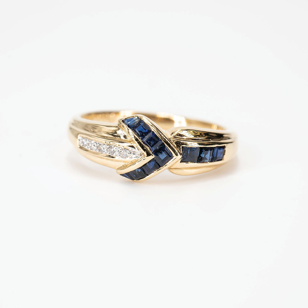縮圖：Vintage Blue Sapphire and Diamond Band ring in 18K Yellow Gold