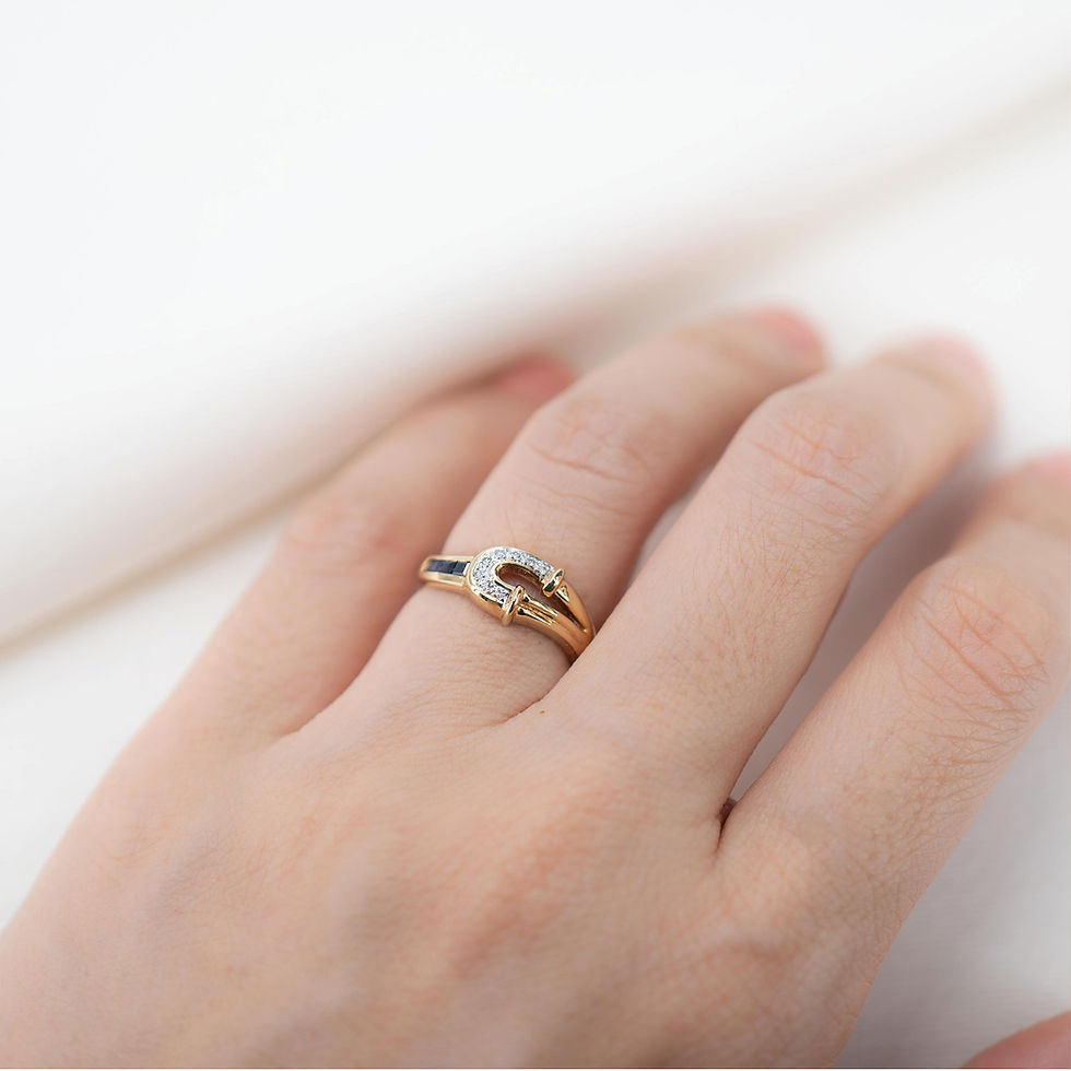 Thumbnail: Vintage Blue Sapphire and Diamond Ring in 18K Yellow Gold