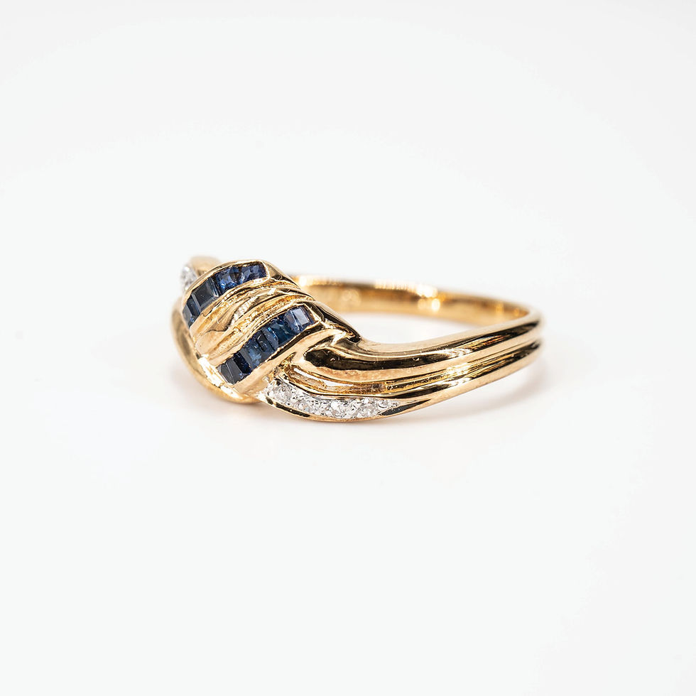 縮圖：Vintage Blue Sapphire and Diamond Band ring in 18K Yellow Gold