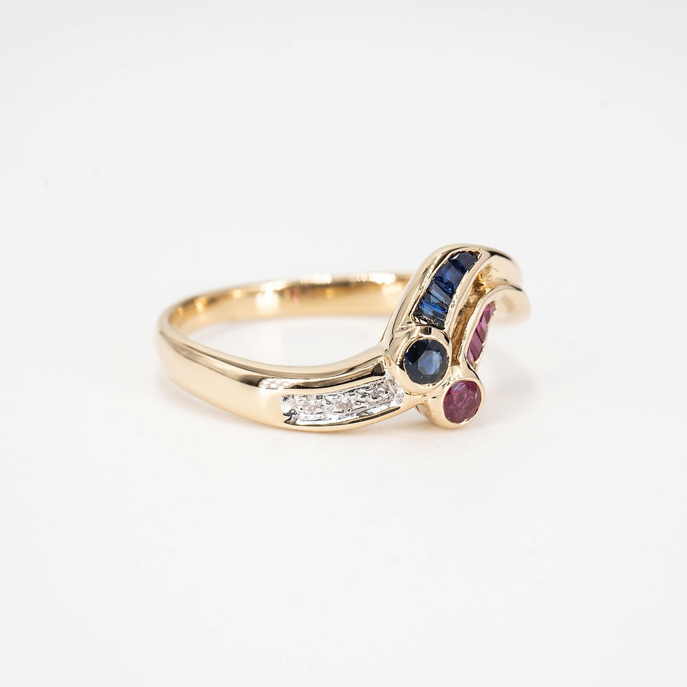 縮圖：Vintage Blue Sapphire, Ruby and Diamond Ring in 18K Yellow Gold