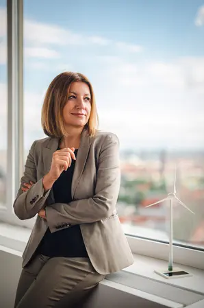 Business Portrait einer Frau in Hannover. Sie ist Vorstandsvorsitzende von Enercity.