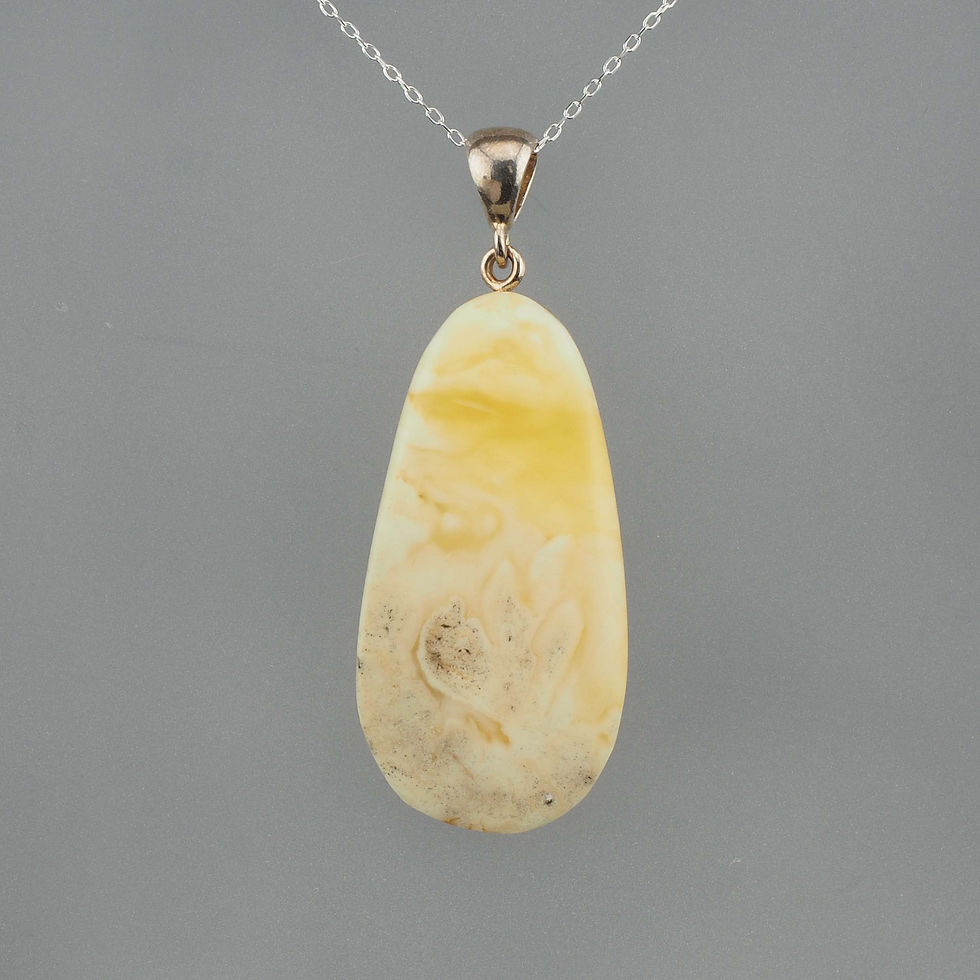 Weisser Bernstein Anhänger