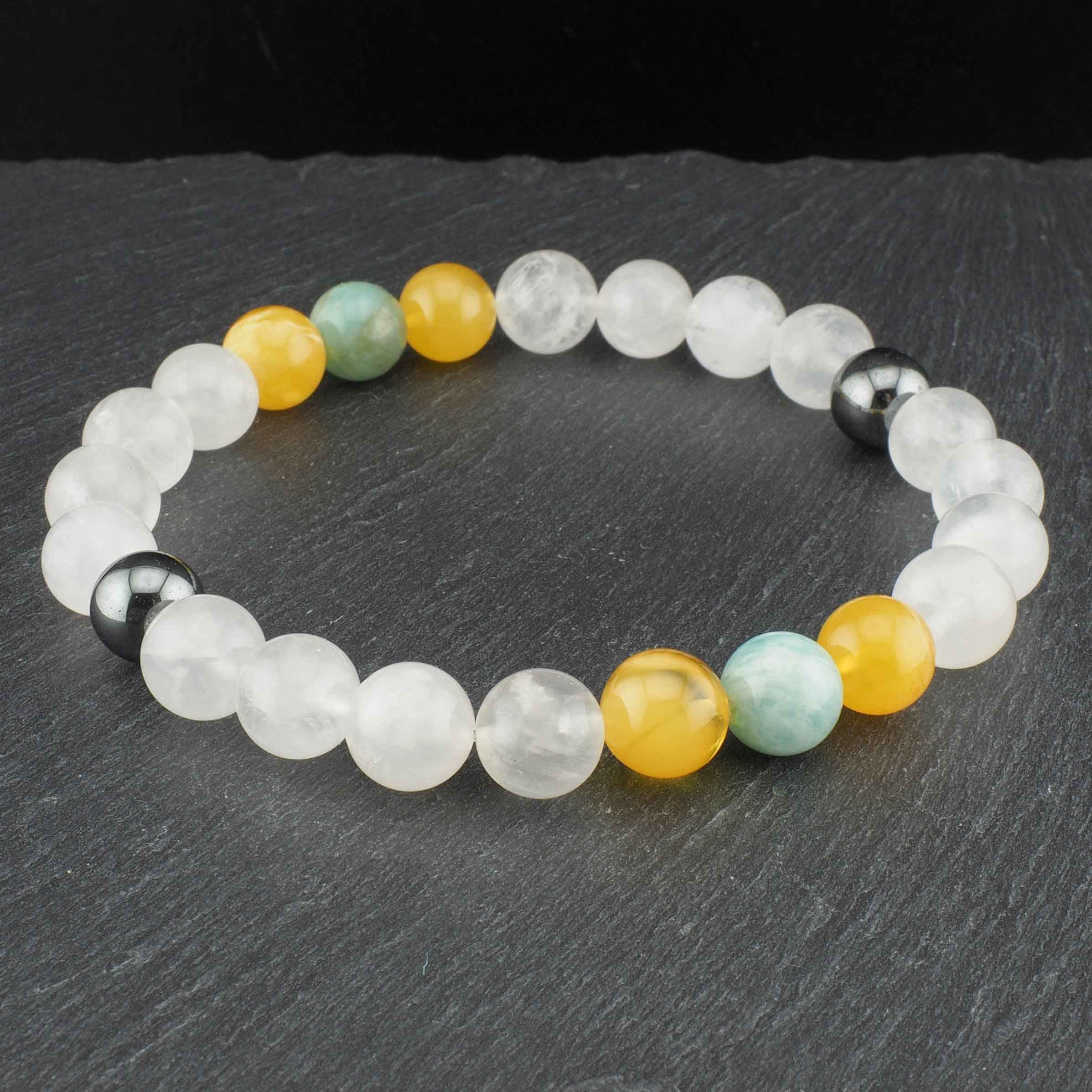 Verspieltes Armband aus Regenbogen Mondstein / Bernstein / Amazonit / Hämatit