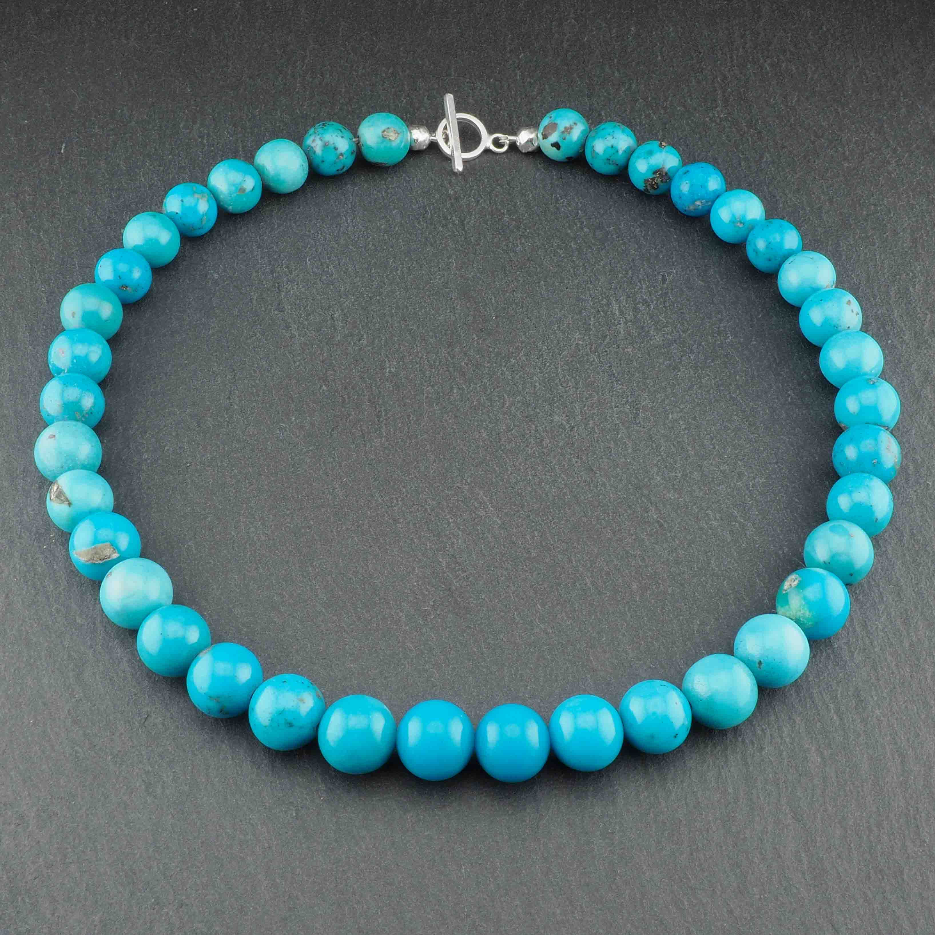 Edle Halskette aus iranischem Türkis