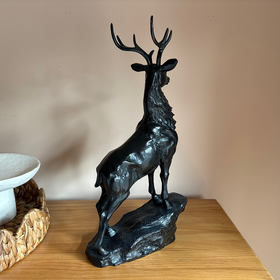 Thumbnail: Stag on Plinth