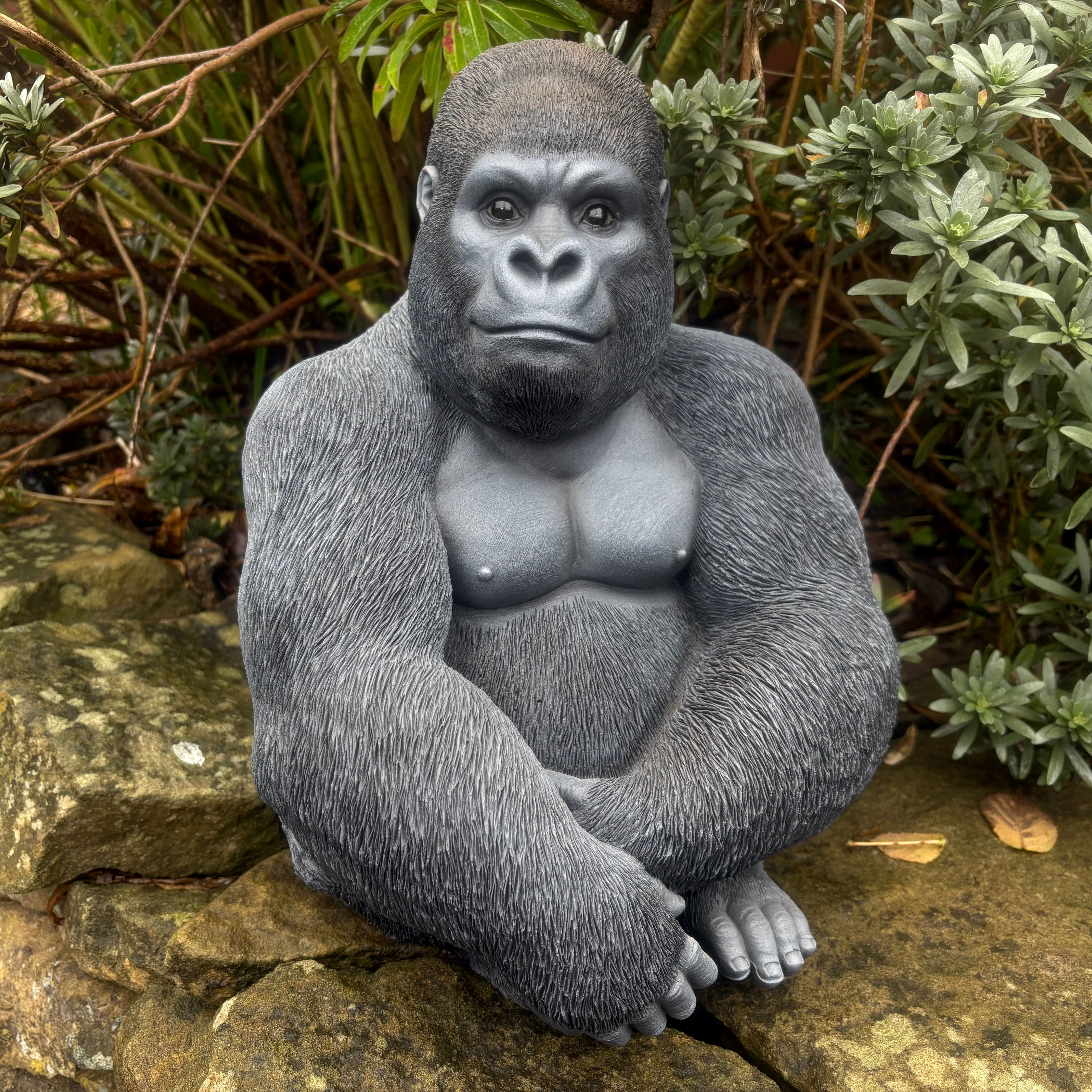 Vivid Arts Sitting Gorilla Garden Ornament – Highly Detailed Resin Statue
