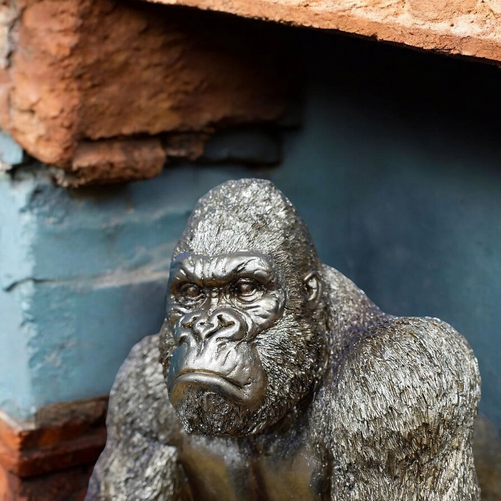 Thumbnail: Gold Standing Gorilla 