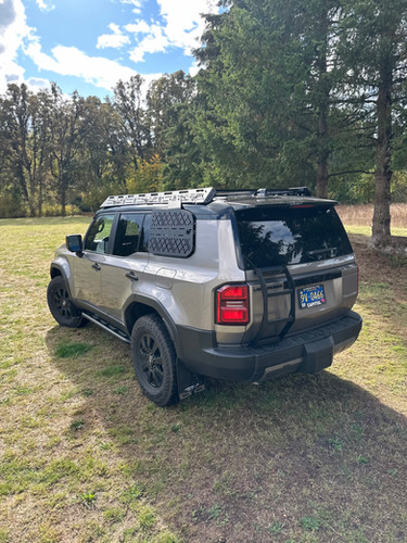 【3150最高ページ】 2024 - 25 Toyota Land Cruiser/Prado 250 Rear Half Ladder | NashFabCo