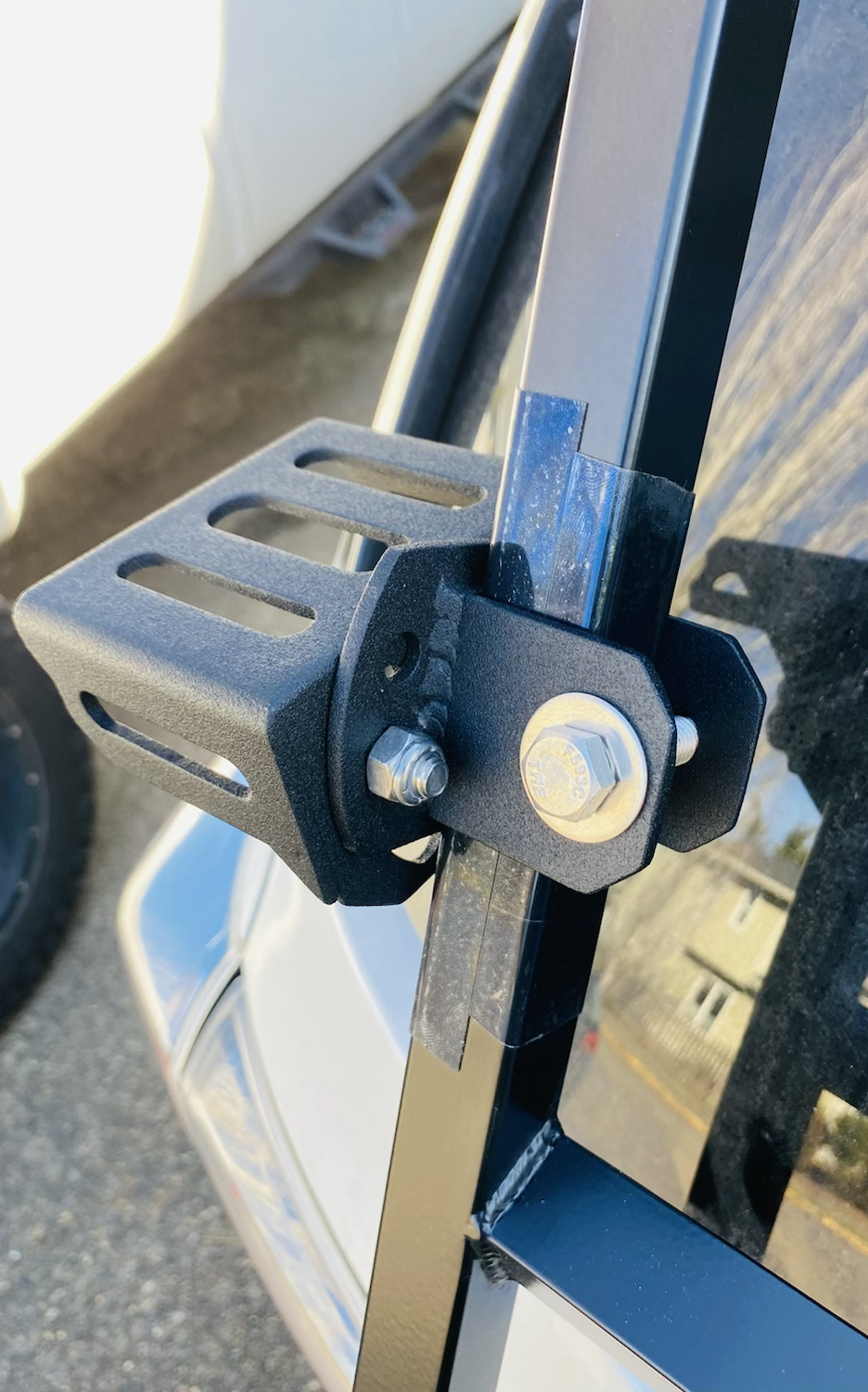 Thumbnail: Accessory pivot mount 