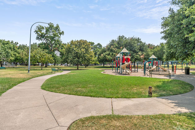 Park view in the front of Home