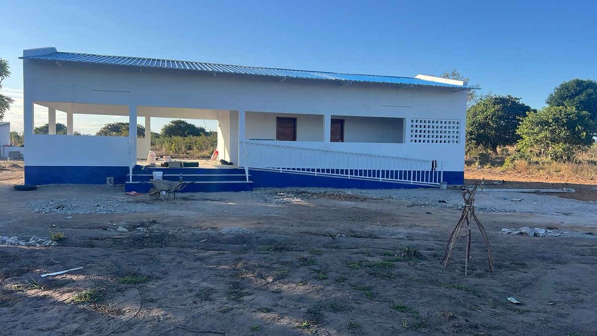 Completed Filipe Jacinto Nyusi Community Centre with covered veranda
