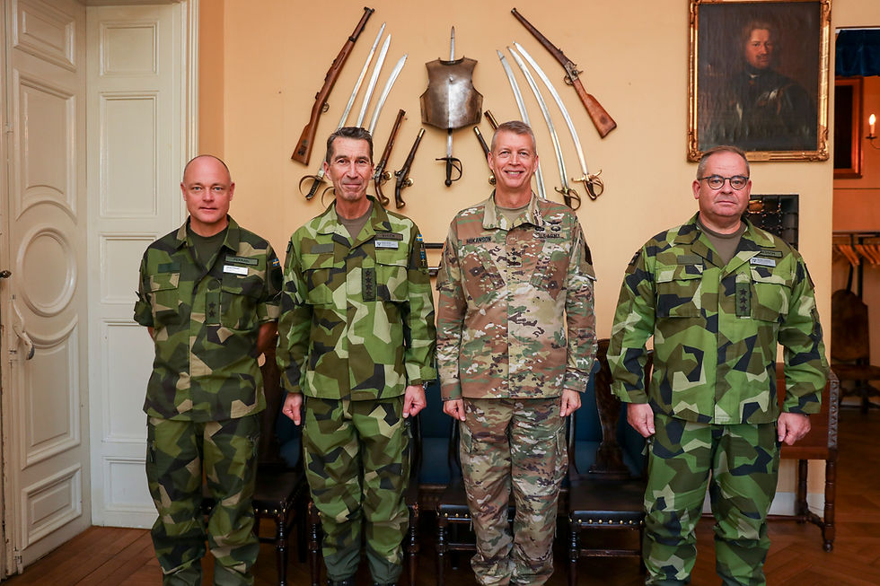 Från vänster: Generalmajor Johan Pekkari, General Micael Bydén, General Daniel Hokanson och Generallöjtnant Michael Claesson.