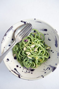 Calabacines con pesto de kale