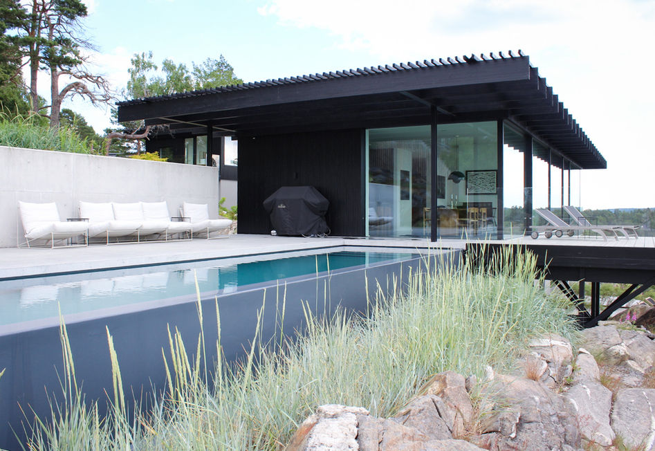 premium garden architecture with infinity pool