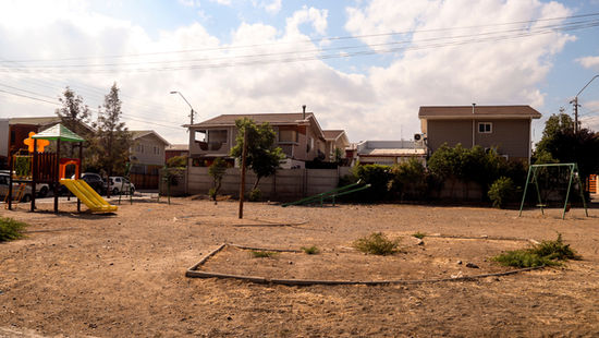 Comienzan anhelados trabajos de construcción de área verde en la Villa Los Ríos