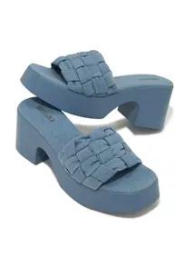 denim-heels-miss_lola_BV06192023_23_1024x1024_2x.webp