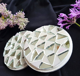 Metalic%20tile%20and%20broken%20mirror%2