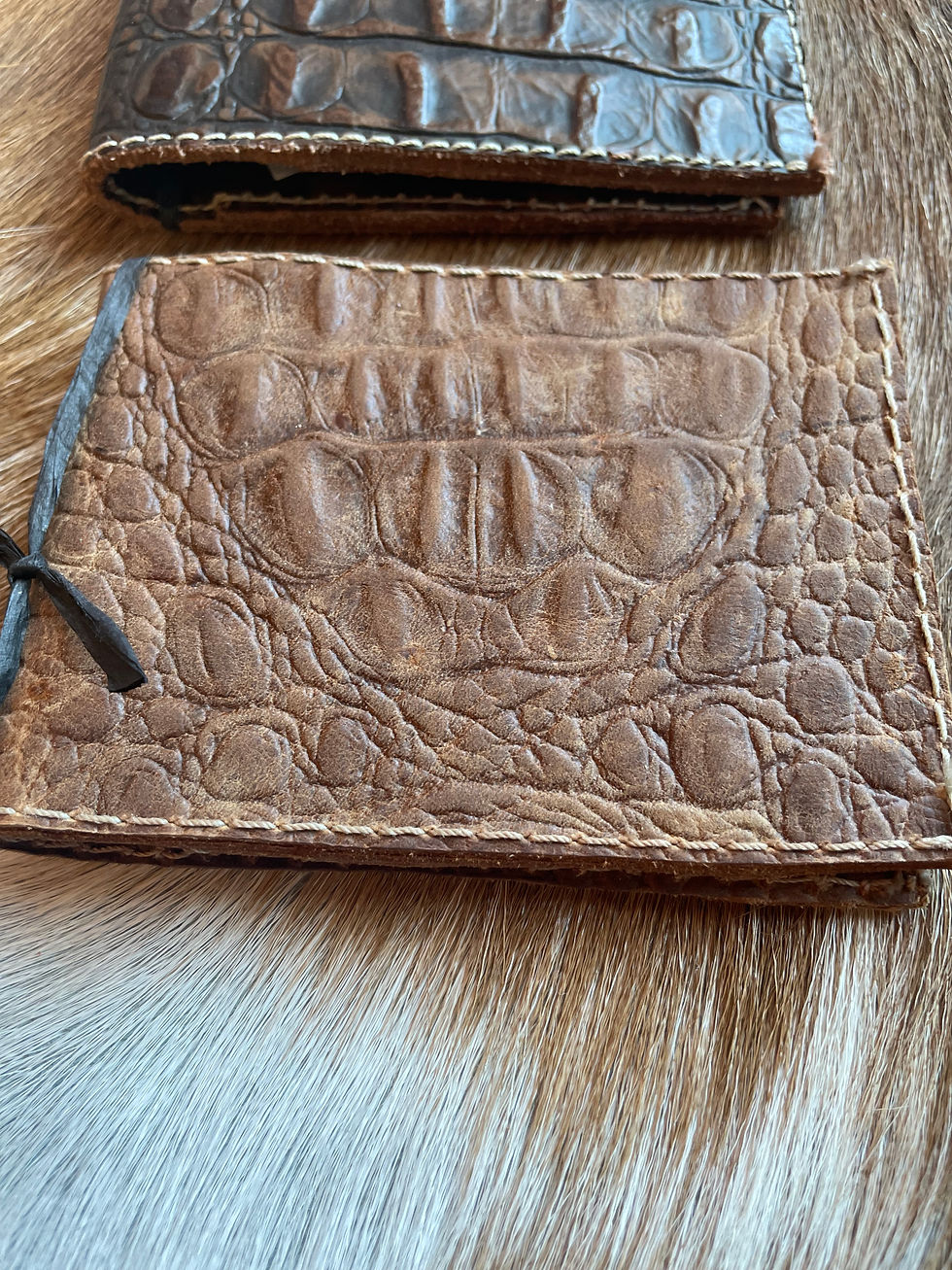 Thumbnail: Handcrafted Genuine Alligator Leather Men's Bifold Wallet