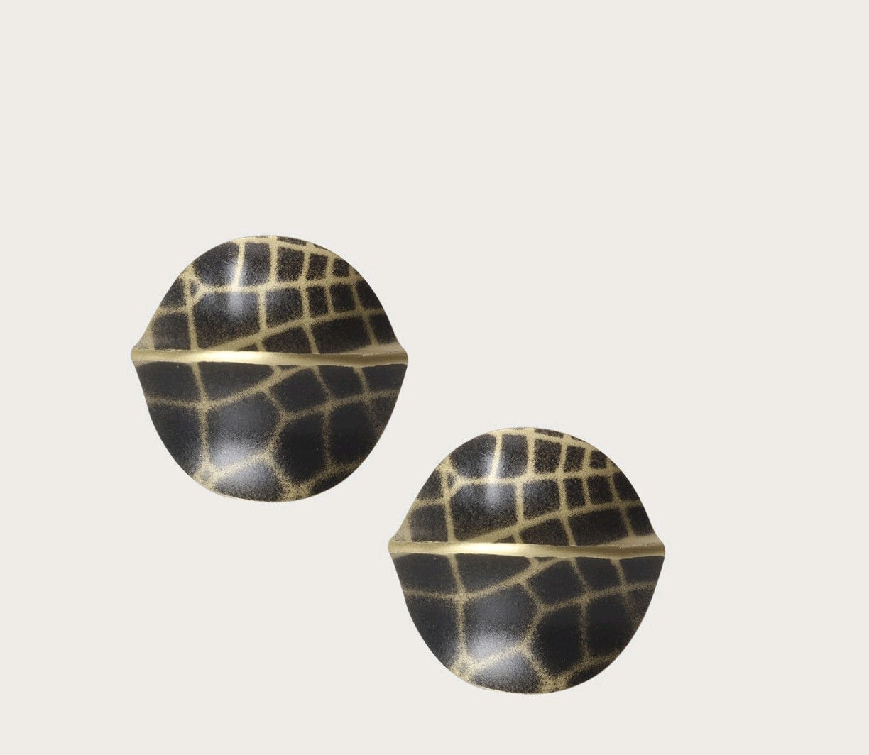 Rif:307134GPRINT Aluma orecchini con elemento in ottone nero e oro