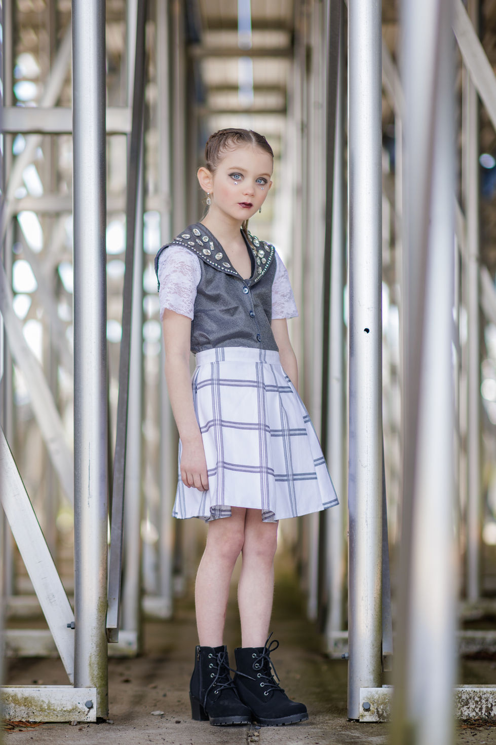 Model: Rhowen Torrey
Photographer: Bob Schultz
Outfits: Ulala Sato