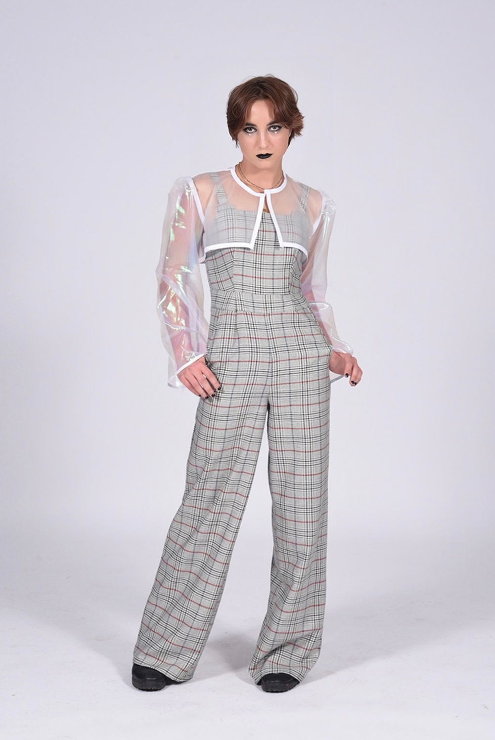 Model: Grace Gregoire
Photographer: Maureen Spindler
Outfits: Ulala Sato