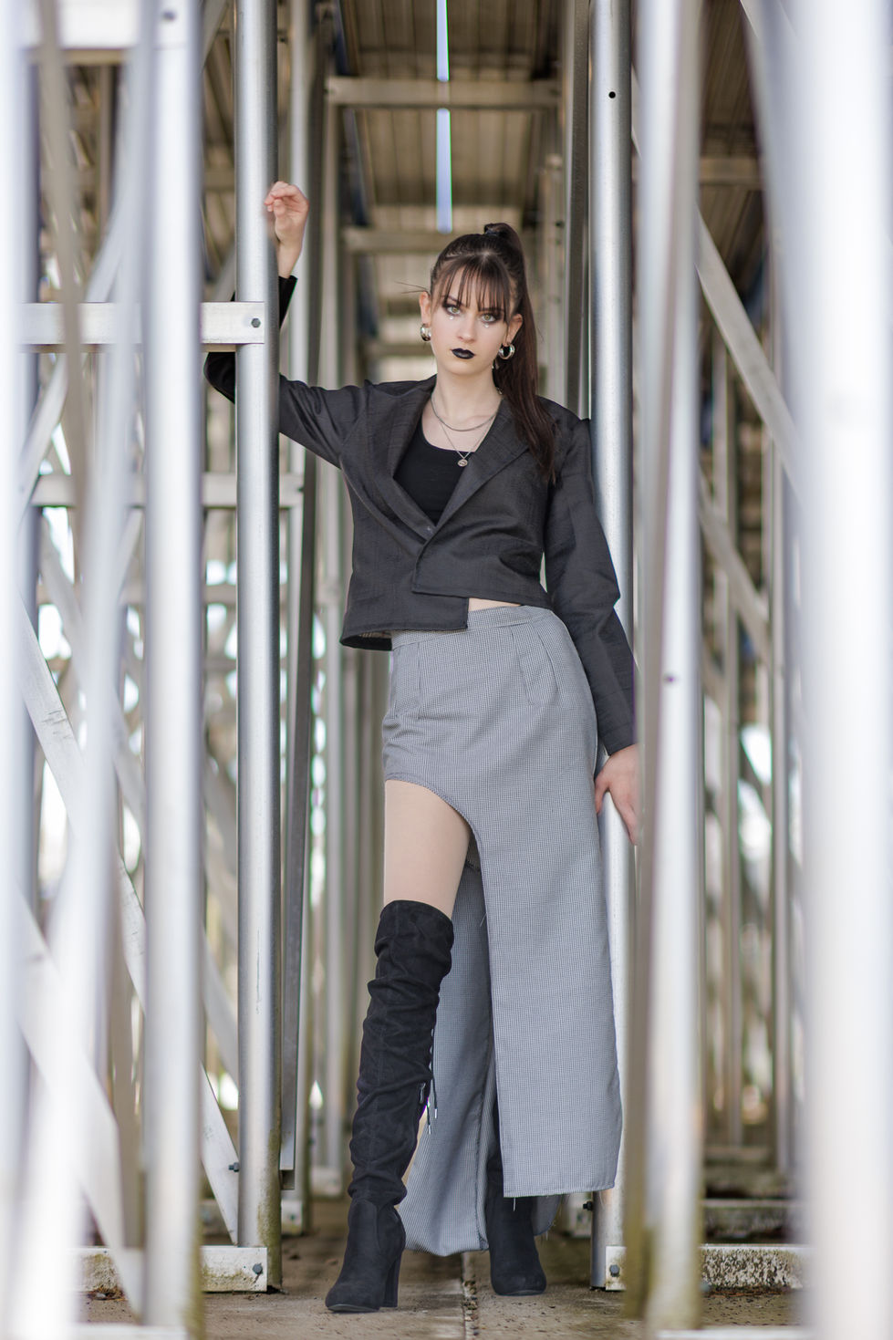 Model: Jessie Kam
Photographer: Bob Schultz
Outfits: Ulala Sato