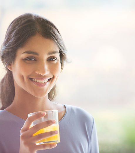 Fille de jouir de sa boisson