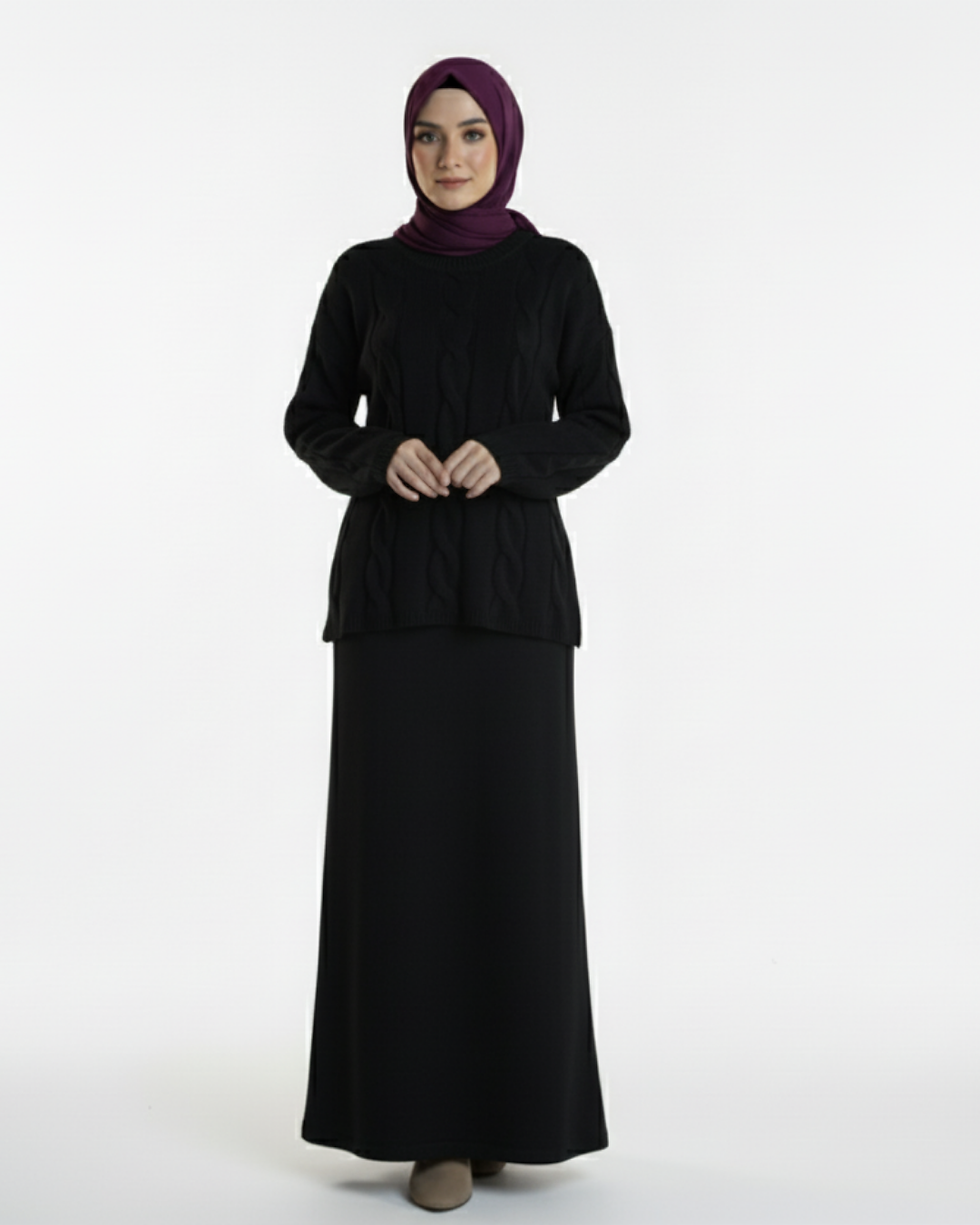 Миниатюра: Model wearing Nour Knit Sweater Set in black