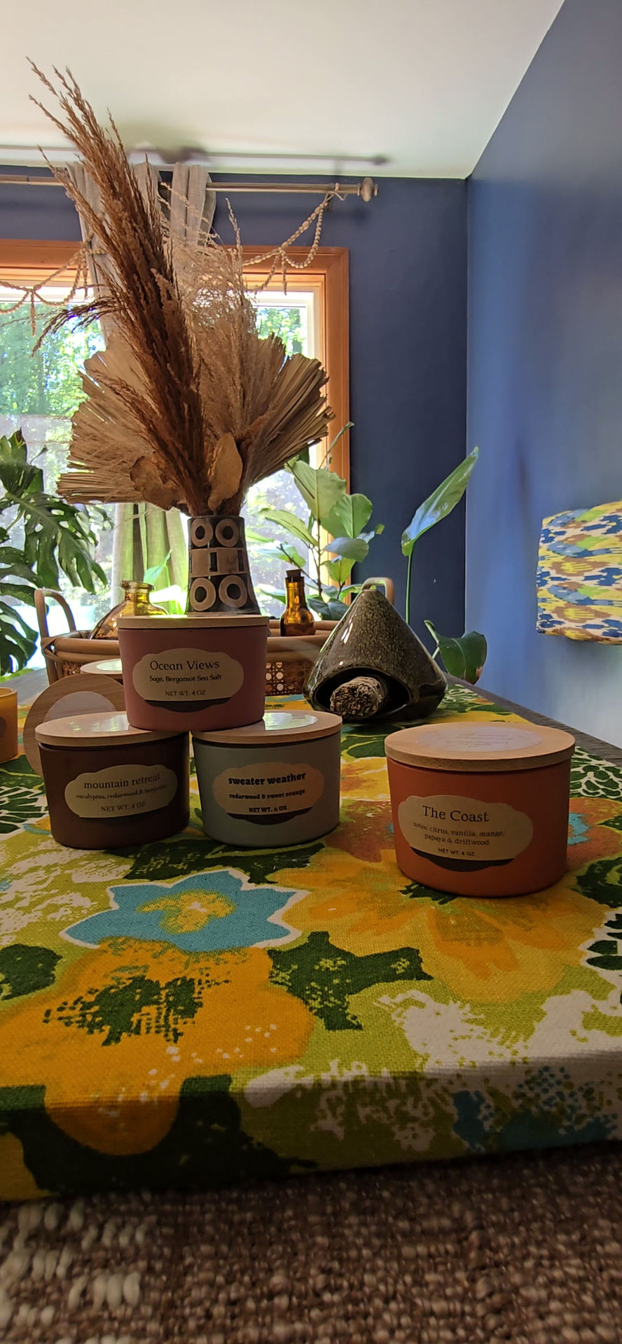 Thumbnail: All-natural hand-poured soy candles pick 2 scents