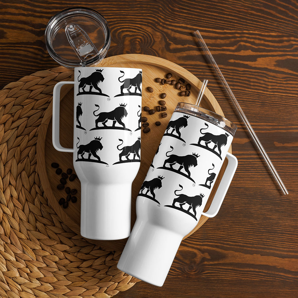 Travel mug with a handle