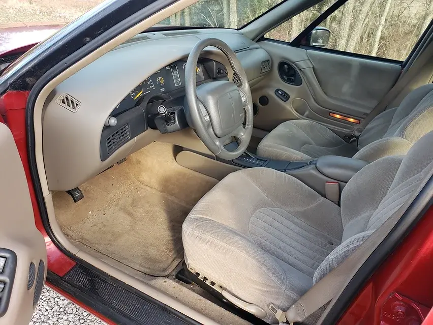Thumbnail: 1998 Pontiac Bonneville