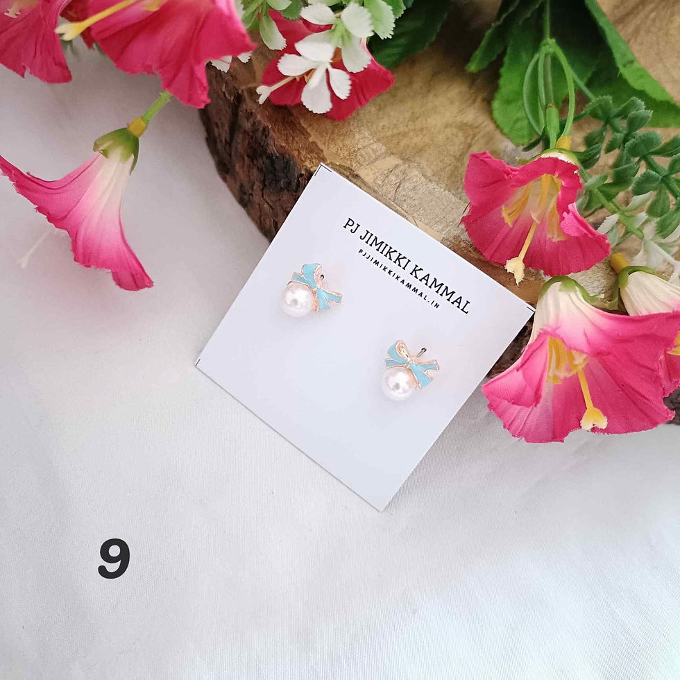 Thumbnail: Bow Knot Pearls Stud Earring