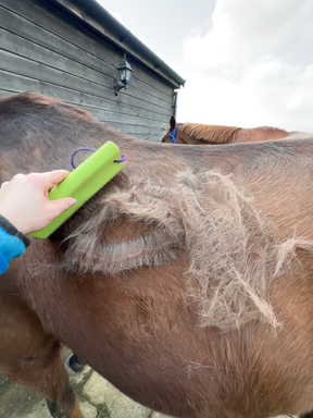 The Unicorn groomer 2 in 1 tool