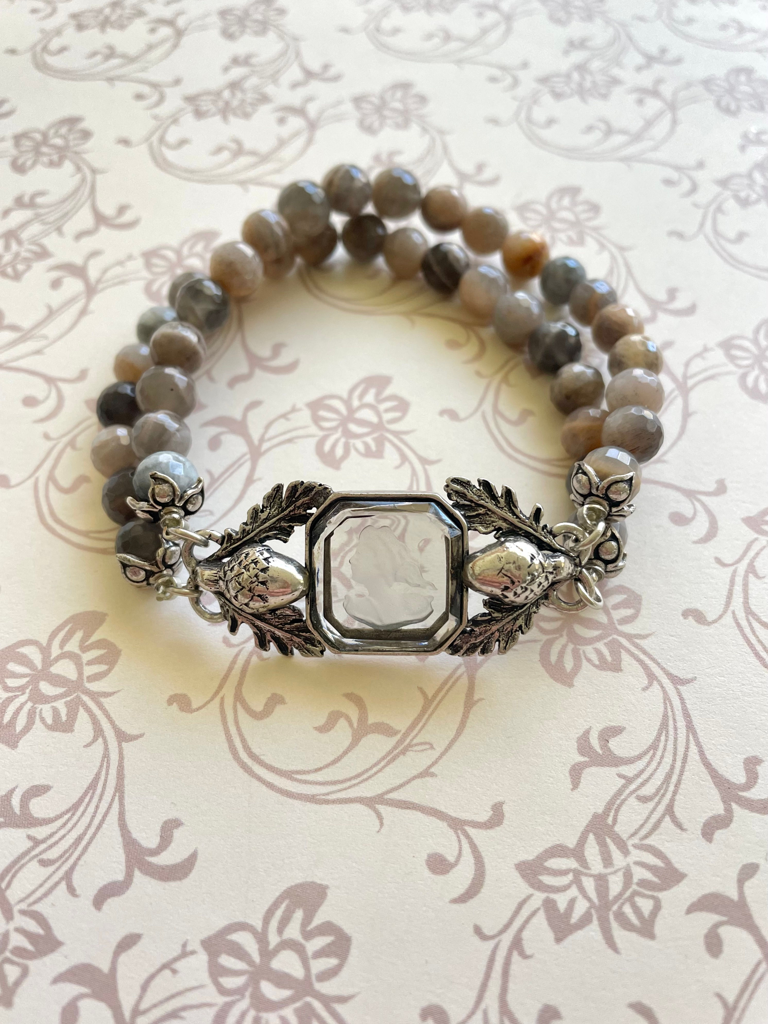 Cloud Intaglio Agate Bracelet