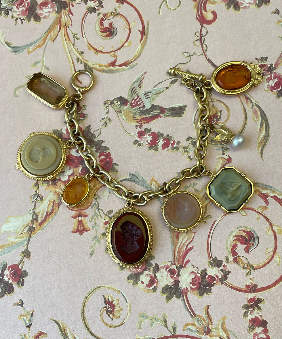 Thumbnail: Gold Intaglio Charm Bracelet