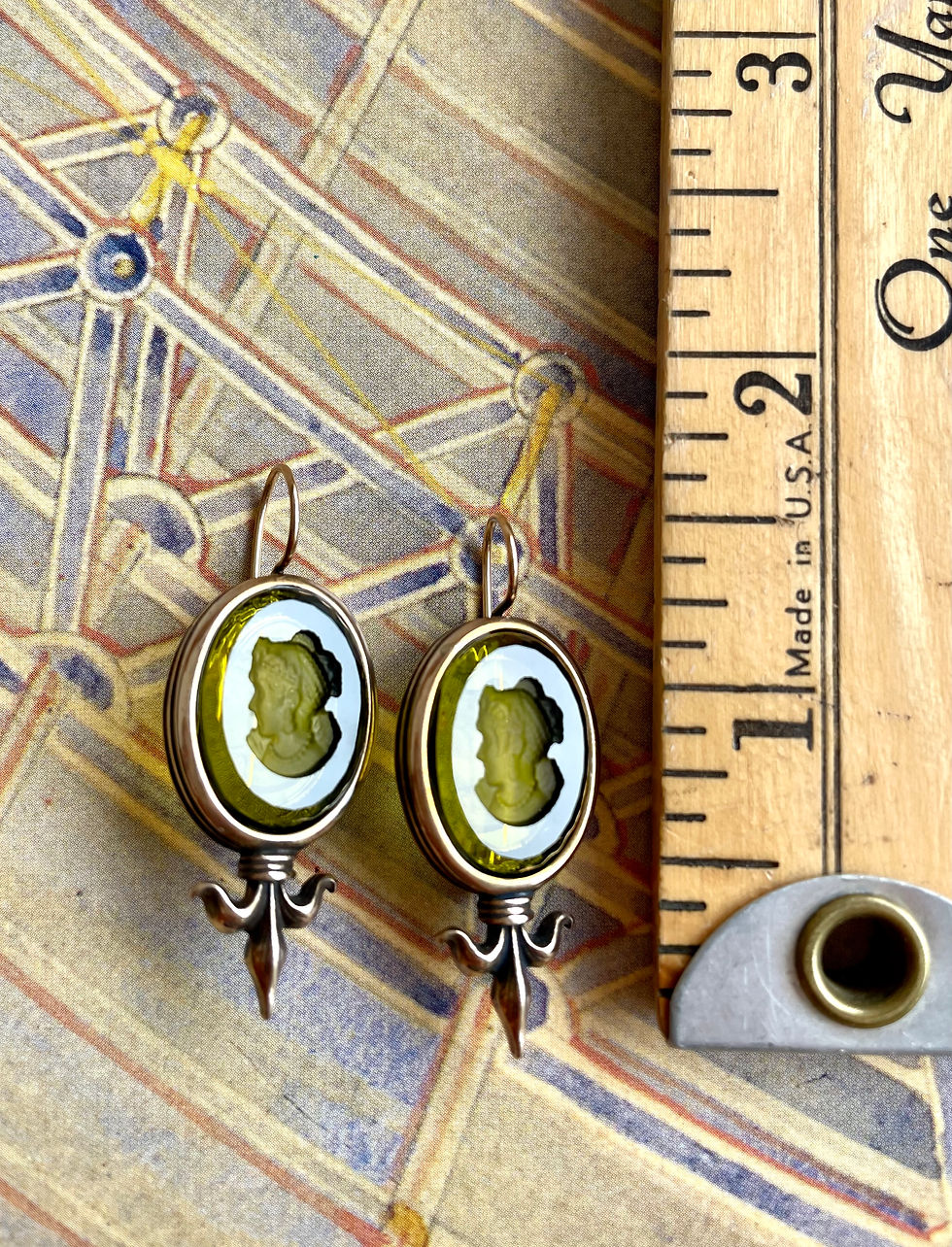 Thumbnail: Moss Intaglio Fleur de Lys Earrings