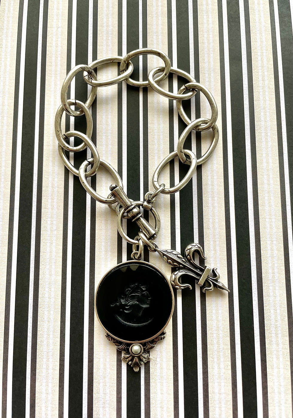 Thumbnail: Elizabeth Jet Bracelet