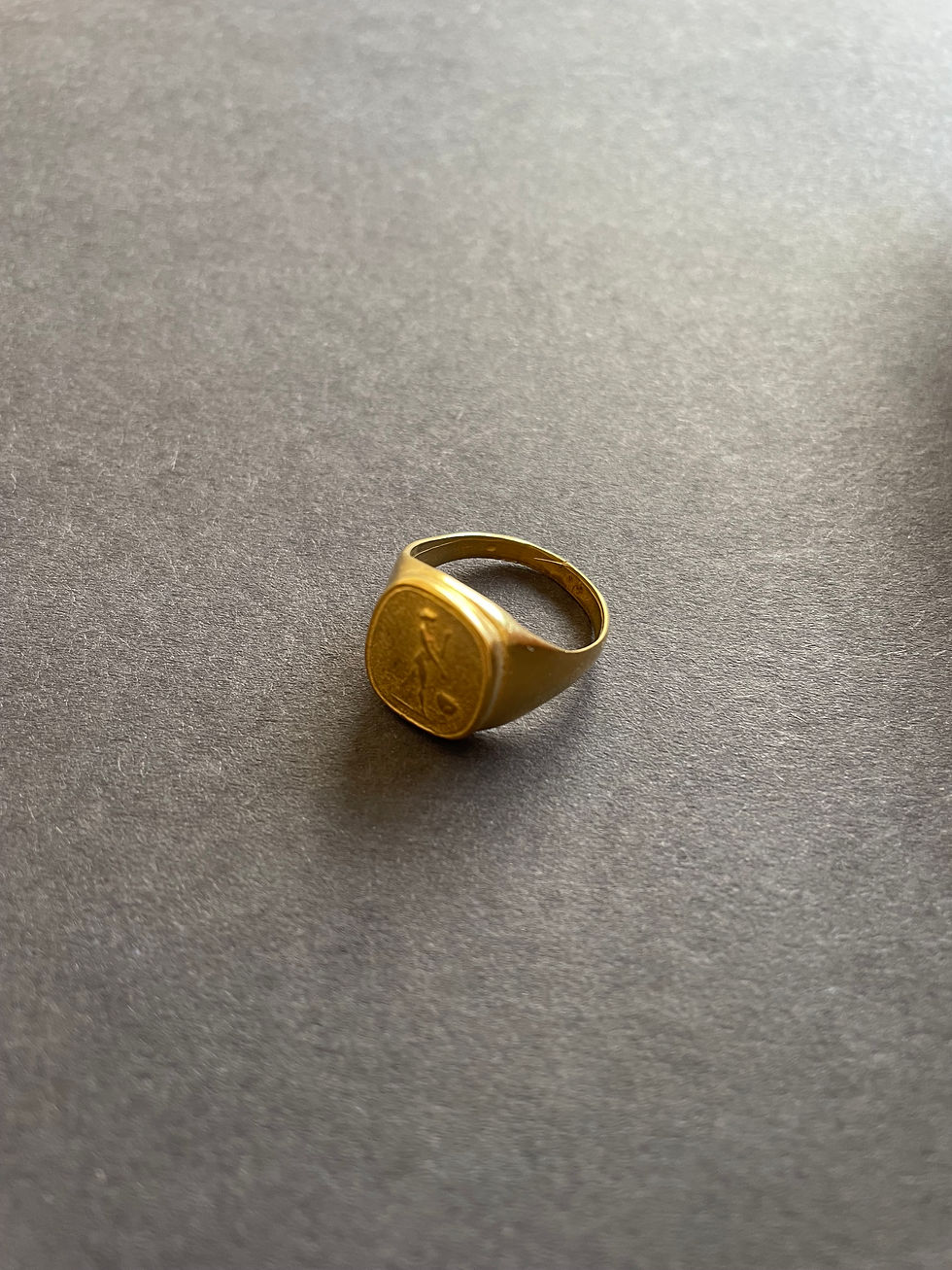 Thumbnail: Minoan Figure Cameo Ring