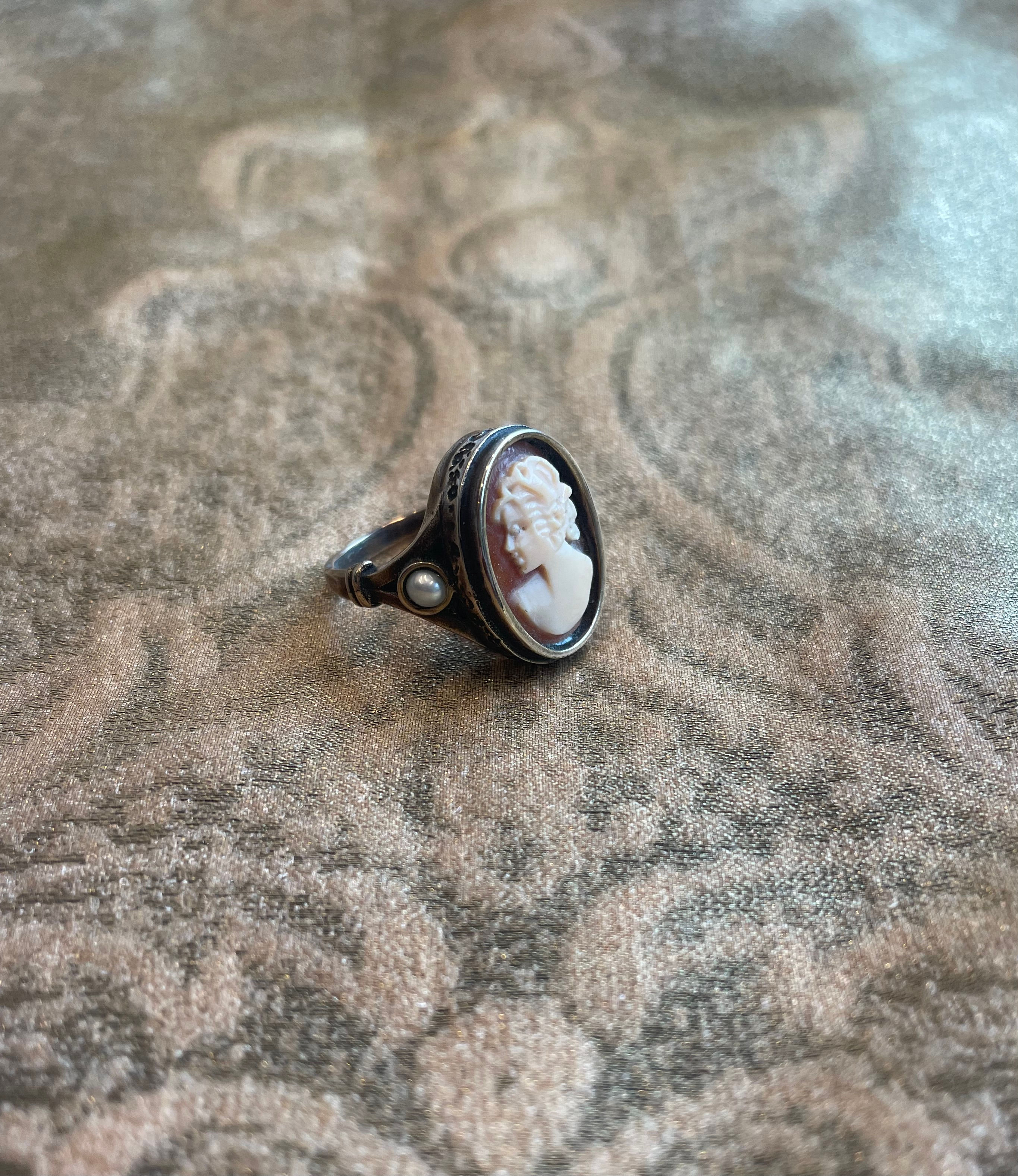 Shell Cameo Ring