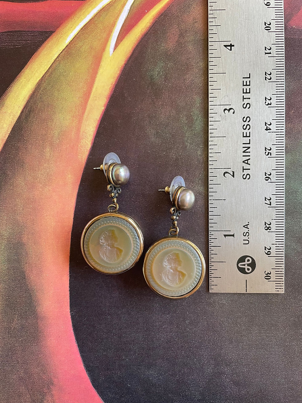 Thumbnail: Ivy Dome Back Intaglio Earrings