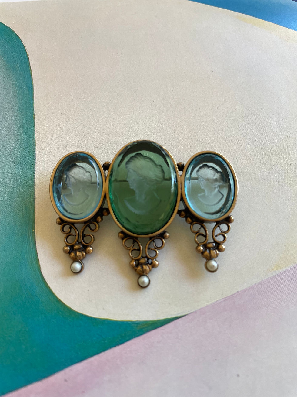 Intaglio Triplet Pin