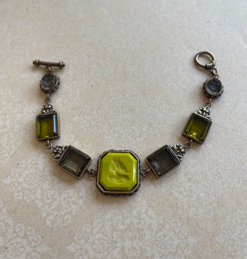 Thumbnail: Intaglio Bracelet