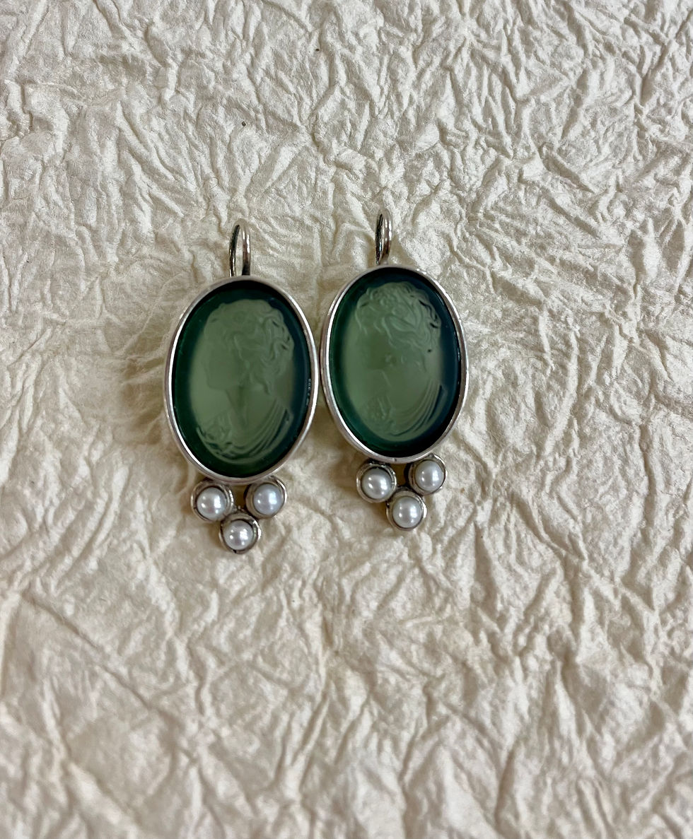 Thumbnail: Sea Foam Glass Cameo