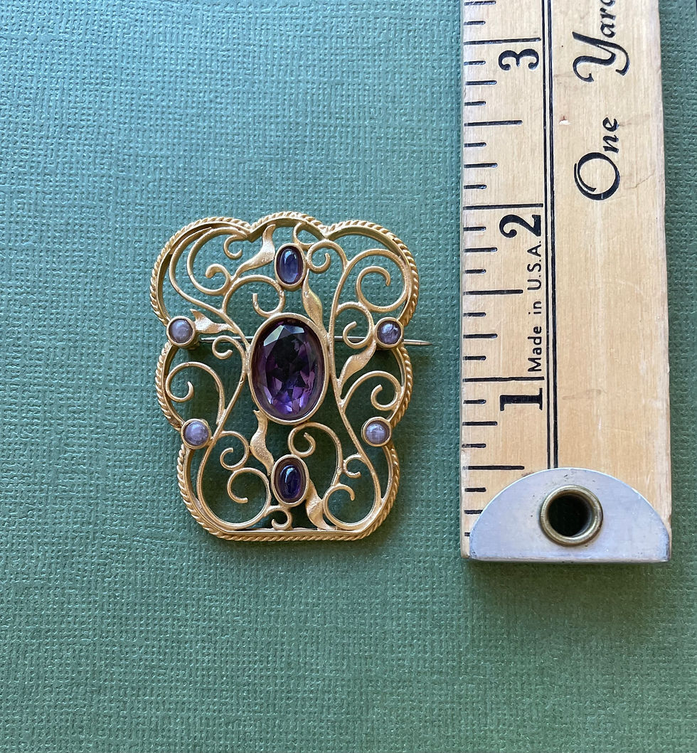 Thumbnail: Esmeralda Amethyst & Gold Brooch