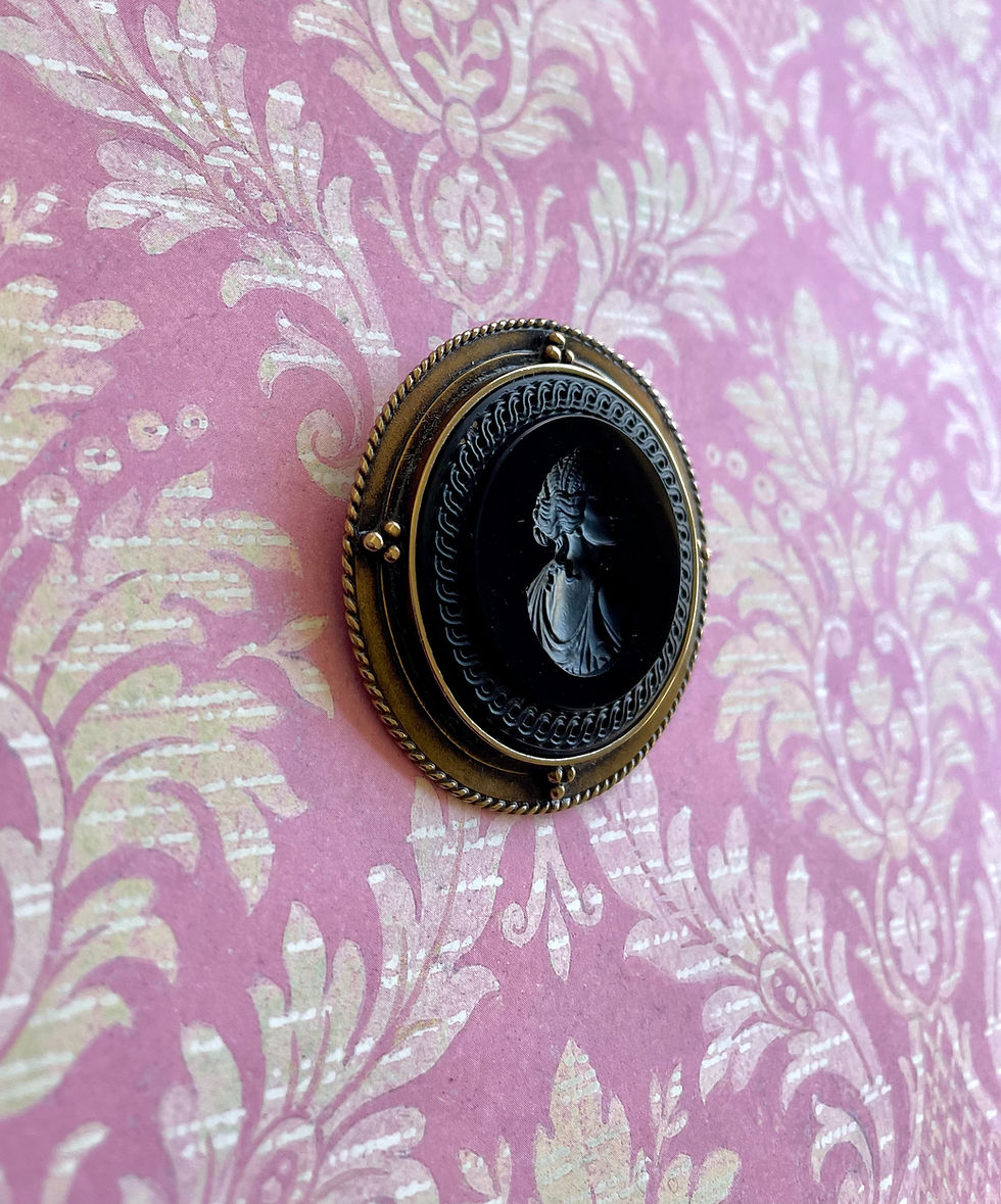 Thumbnail: Daughters of Dust Jet Intaglio Brooch